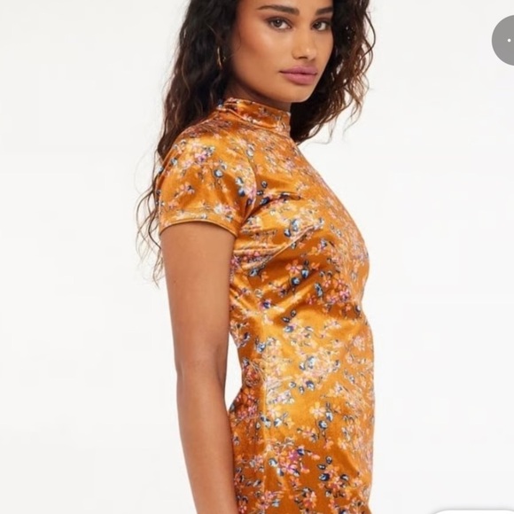 Savage X Fenty Like New Velvet Floral Print Open Back Mini Dress Size Large - Picture 3 of 6